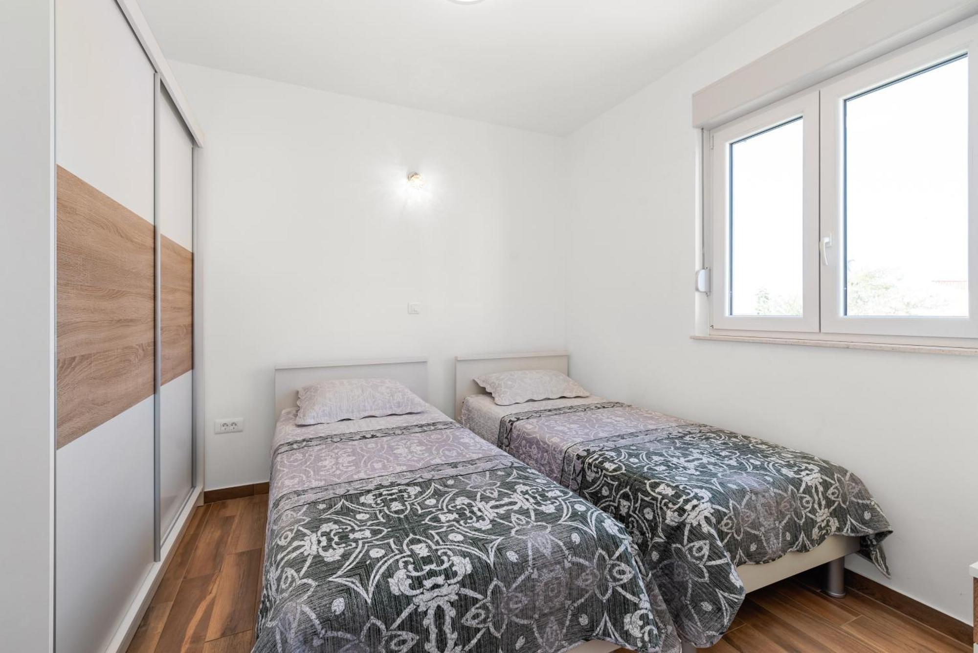 Apartments Boomerang Rogoznica  Buitenkant foto