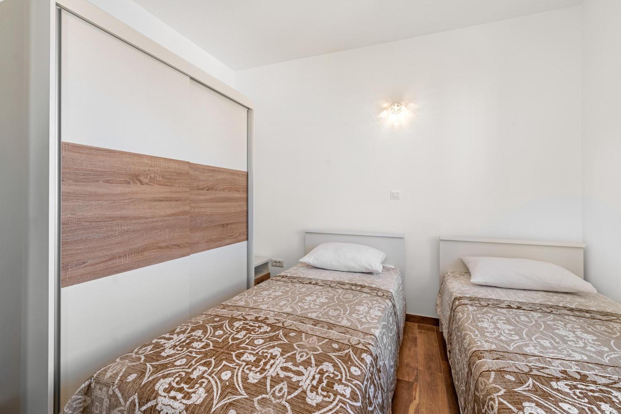 Apartments Boomerang Rogoznica  Kamer foto
