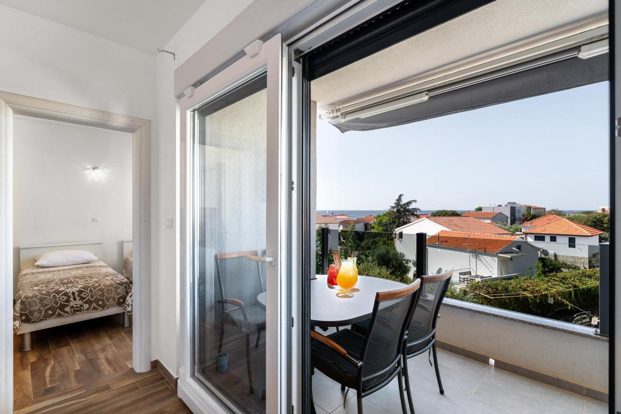 Apartments Boomerang Rogoznica  Kamer foto